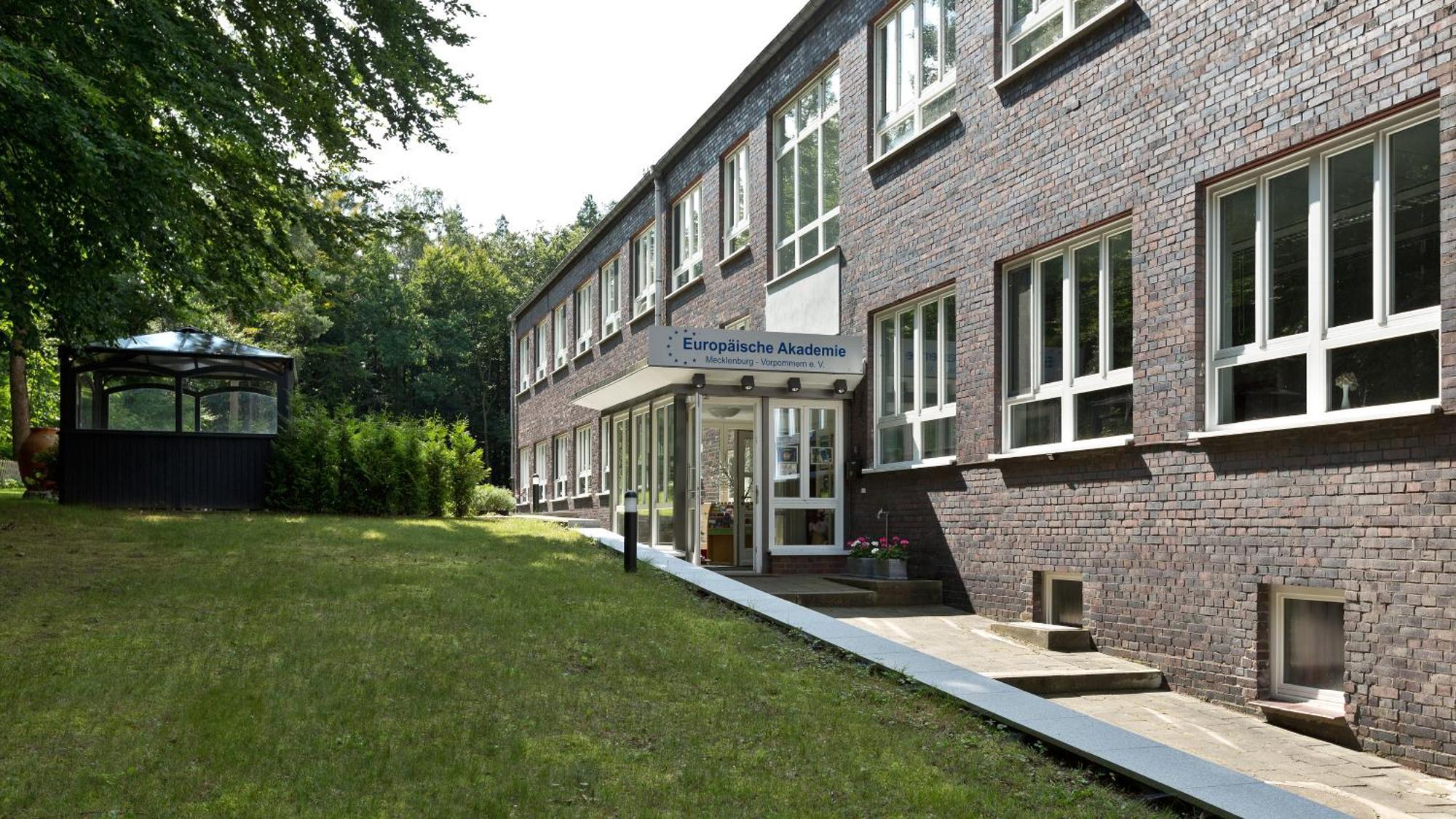 Bed and Breakfast Seminarhaus Europaeische Akademie Waren  Esterno foto