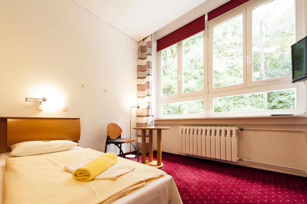 Bed and Breakfast Seminarhaus Europaeische Akademie Waren  Esterno foto